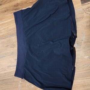 Lululemon lightweight HR tennis skirt